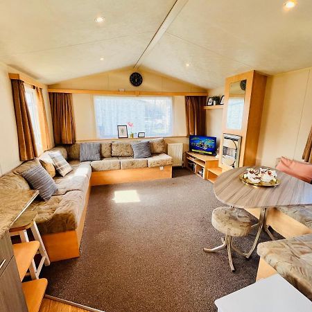 Lola'S Caravan. Your Home Away From Home. Parkeston Eksteriør bilde