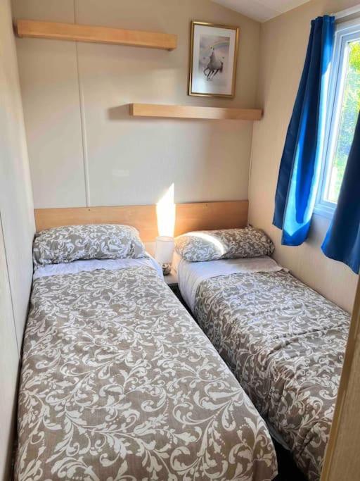 Lola'S Caravan. Your Home Away From Home. Parkeston Eksteriør bilde