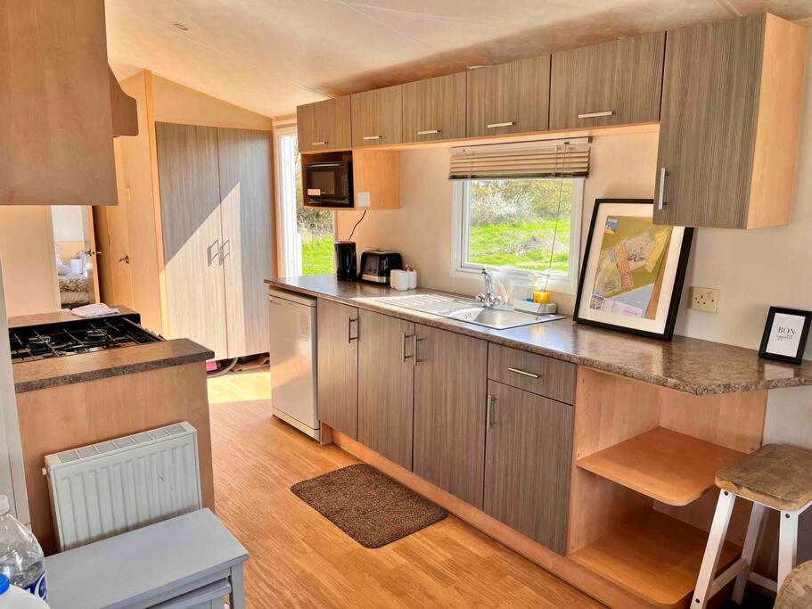 Lola'S Caravan. Your Home Away From Home. Parkeston Eksteriør bilde